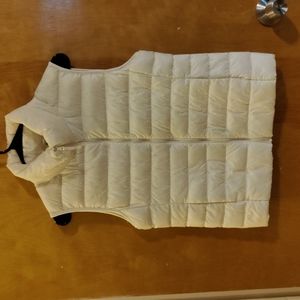 UNIQLO White Puffer Vest - Light Weight